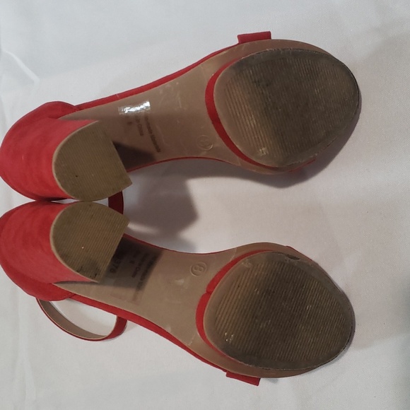 Red Open Toe Heels with Platform - Picture 6 of 8